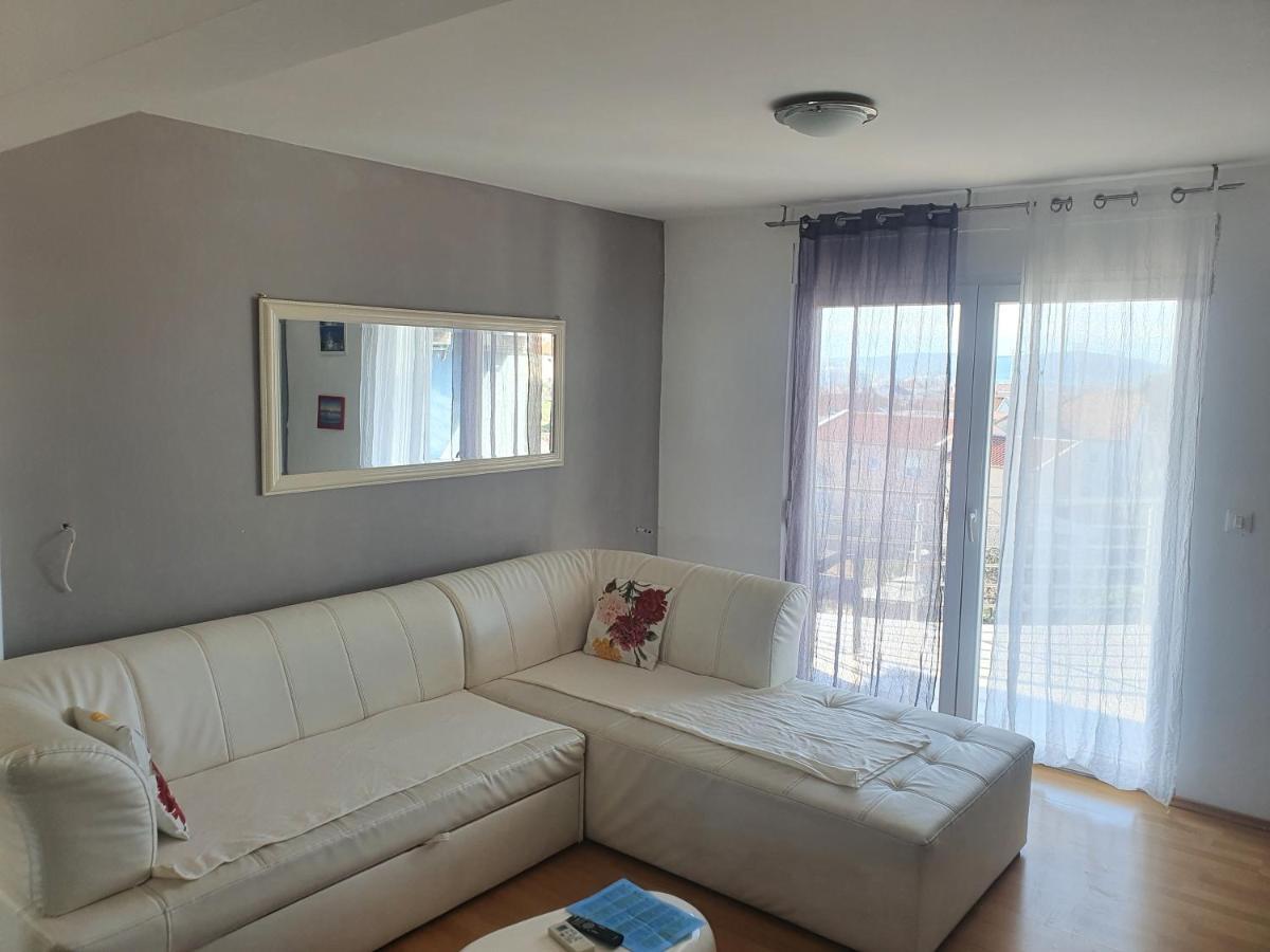 Cozy Two-Bedroom Apartment 자다르 외부 사진