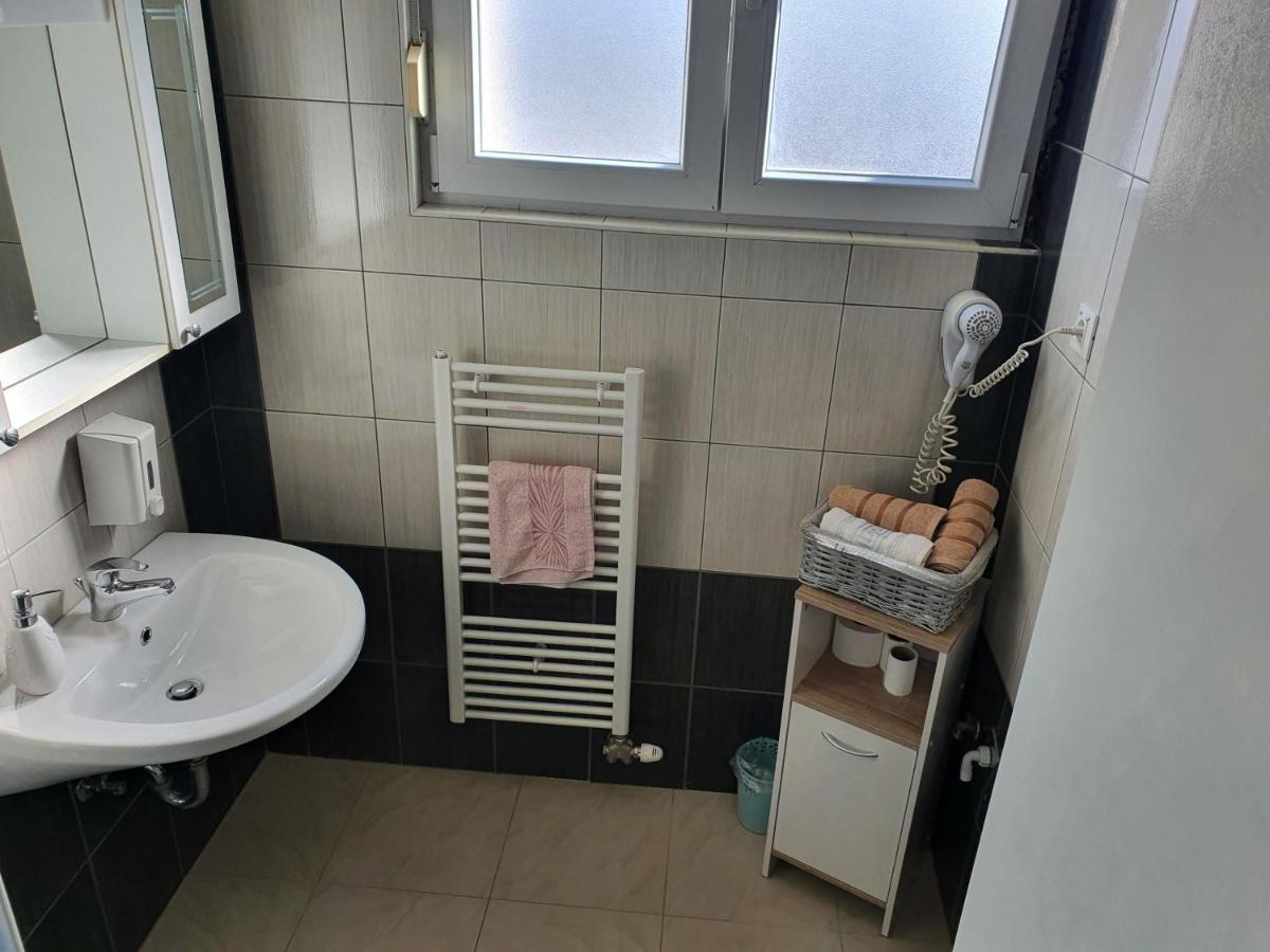Cozy Two-Bedroom Apartment 자다르 외부 사진